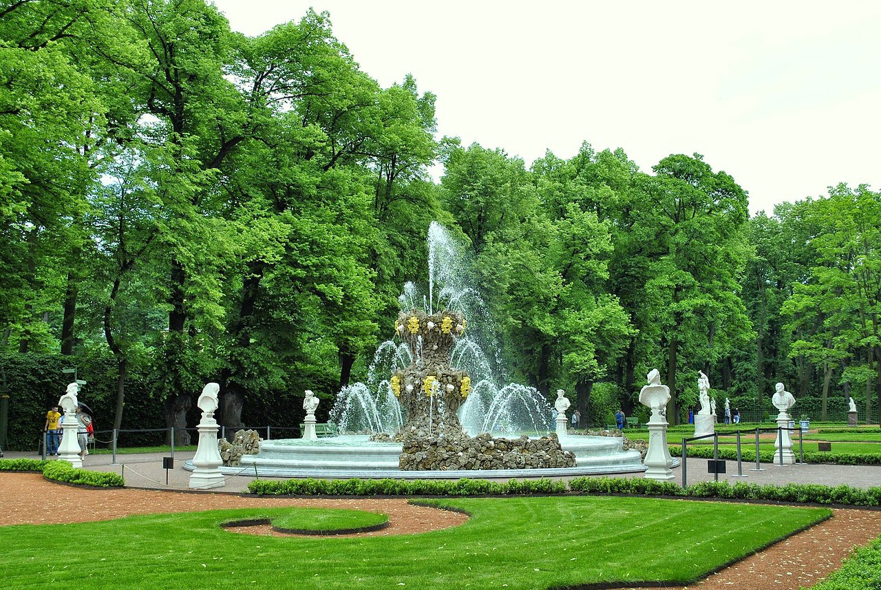 Исторические сады Петербурга