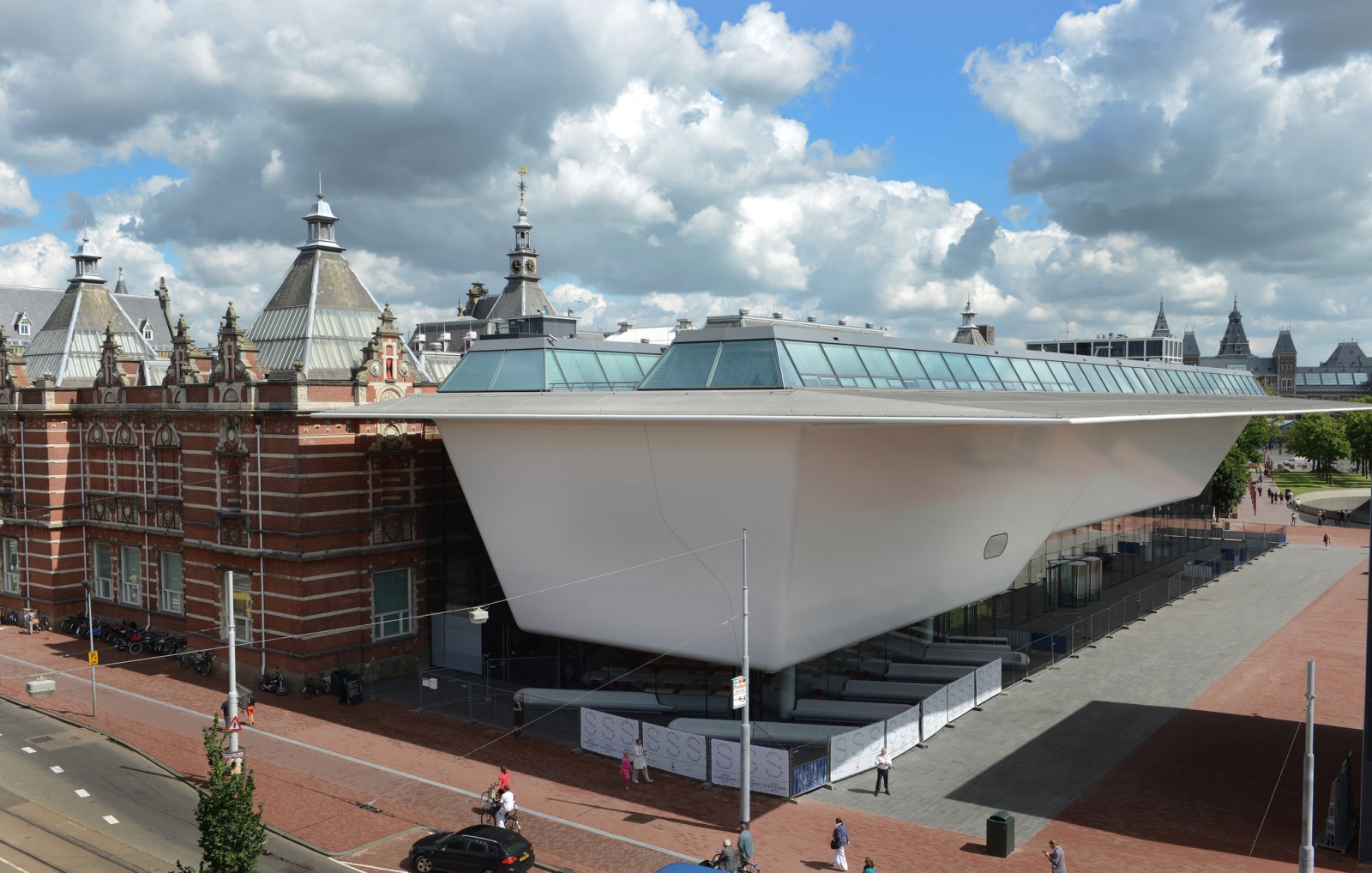 Музей современного искусства Stedelijk Museum