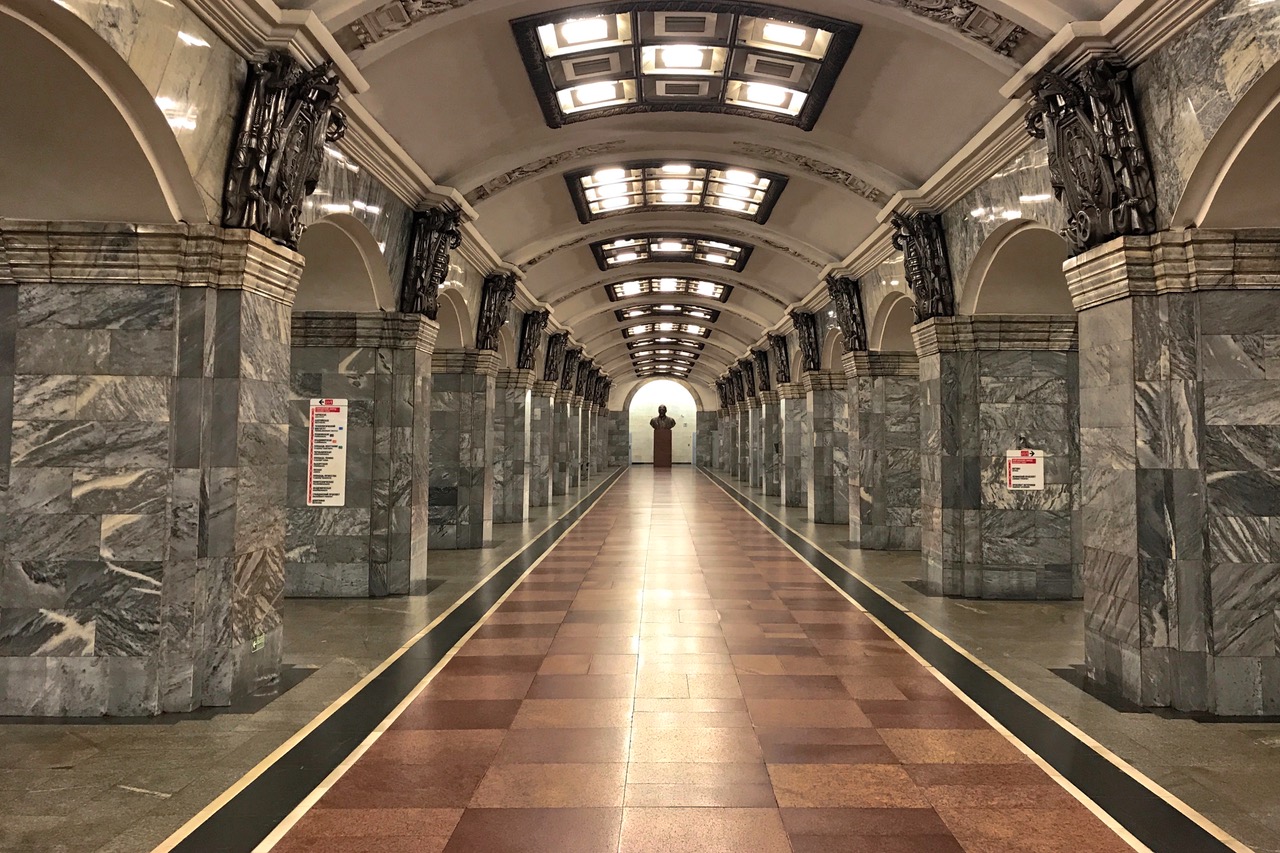 Метро Кировский завод