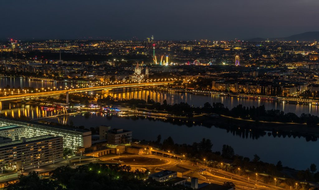 Вена ночью: куда сходить, чтобы увидеть вечернюю магию города