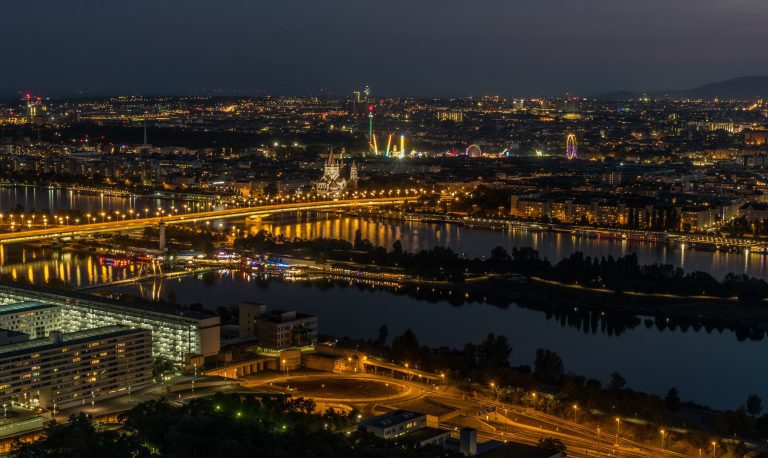 Вена ночью: куда сходить, чтобы увидеть вечернюю магию города