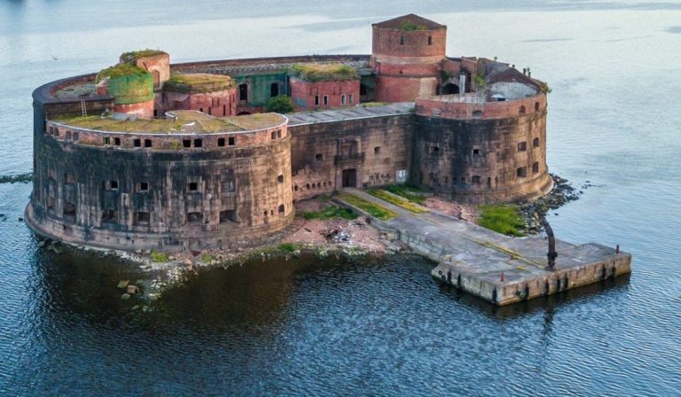 Удобно добраться в Кронштадт из Санкт-Петербурга — плюсы и минусы всех способов