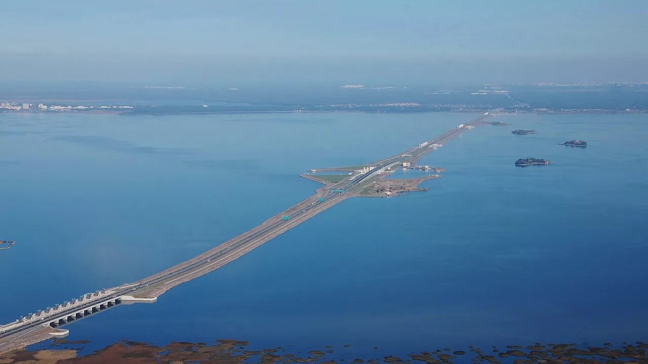 Дамба в Кронштадт