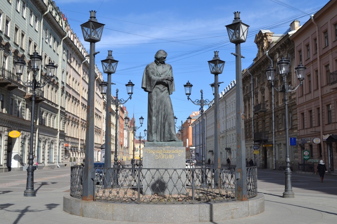 Памятник Н.В. Гоголю