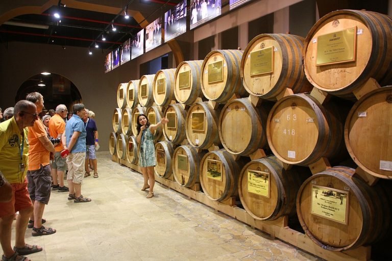 Завод «Арарат» в Ереване: как организовать визит и стоит ли идти