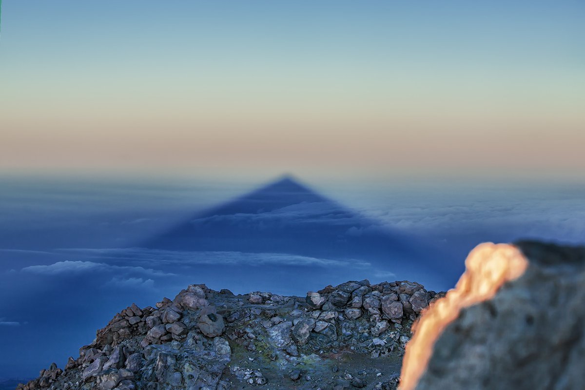 Утренняя тень от вулкана Тейде